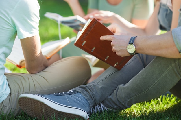 Unveiling the Role of Church Leaders: A Look into Scholarship and Study